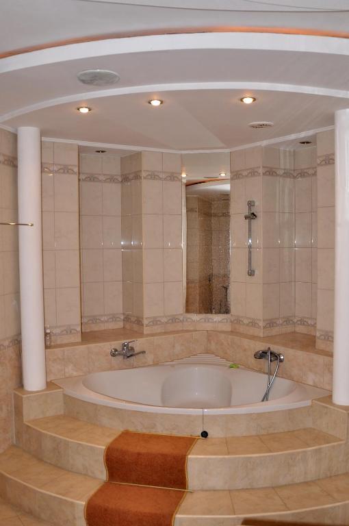 Focus Hotel Khust Εξωτερικό φωτογραφία